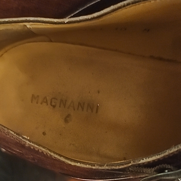 Magnanni  Men's Brown Leather Dress Shoes - Picture 2 of 7